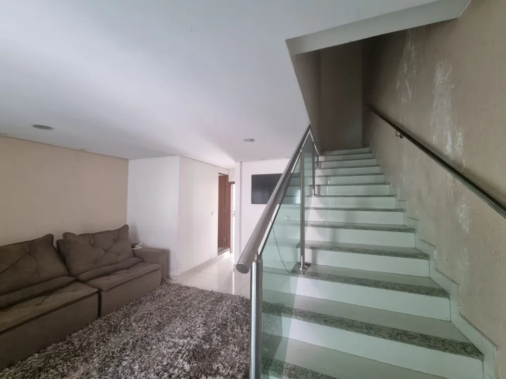Casa, 3 quartos, 181 m² - Foto 2