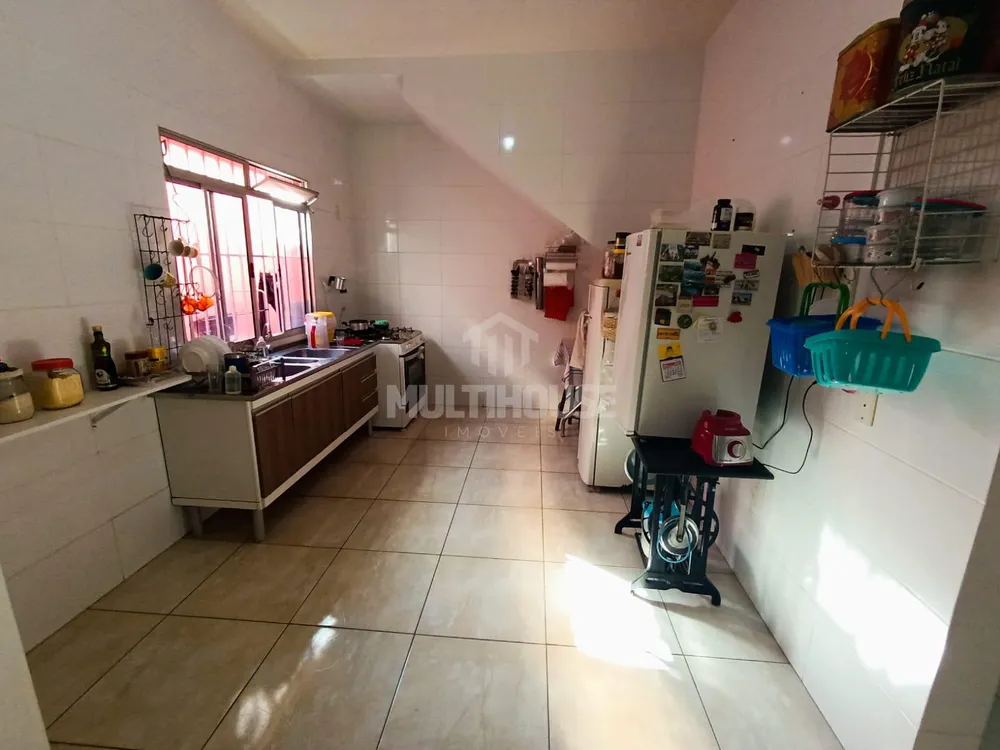 Casa, 3 quartos, 200 m² - Foto 2