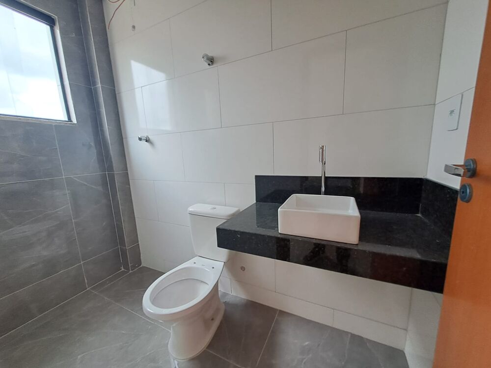 Apartamento à venda com 3 quartos, 85m² - Foto 2