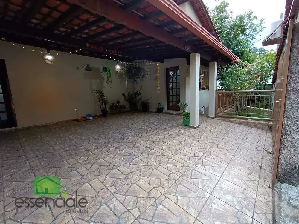 Casa à venda com 4 quartos, 360m² - Foto 2