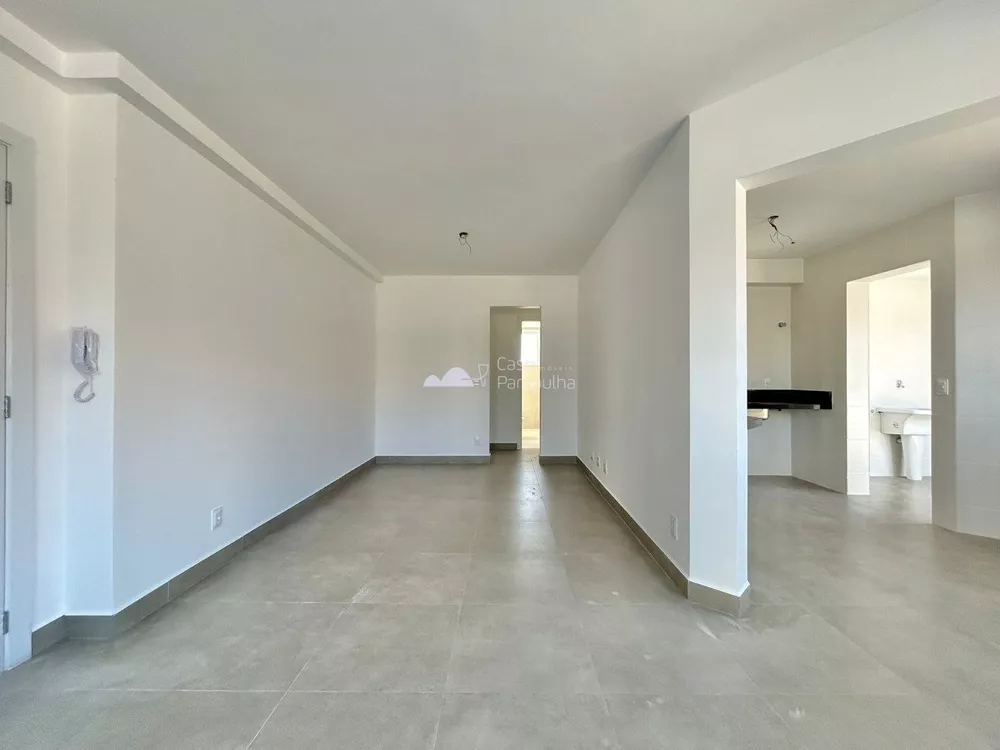 Apartamento à venda com 3 quartos, 157m² - Foto 2