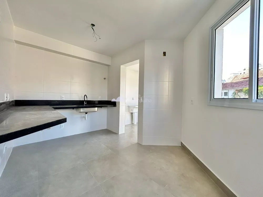 Apartamento à venda com 3 quartos, 157m² - Foto 6