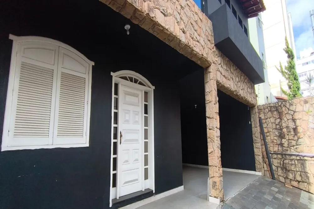 Casa, 5 quartos, 200 m² - Foto 1