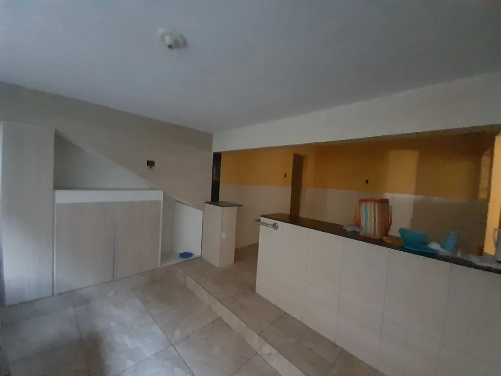 Casa, 6 quartos, 181 m² - Foto 2