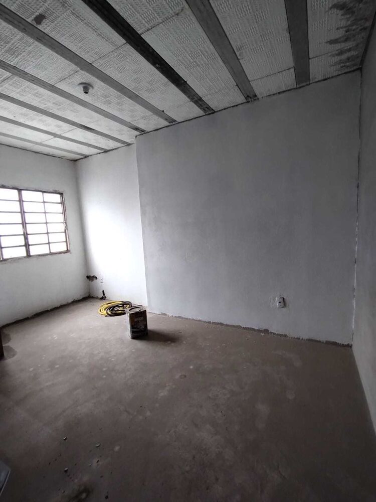 Casa à venda com 2 quartos, 230m² - Foto 4