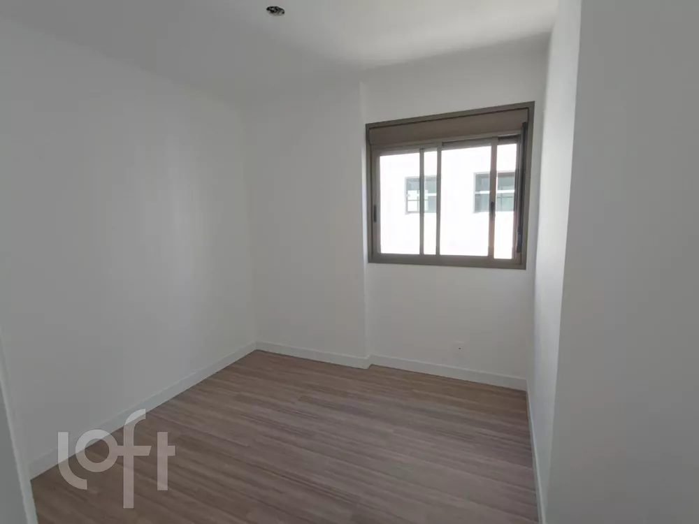 Apartamento à venda com 2 quartos, 67m² - Foto 3