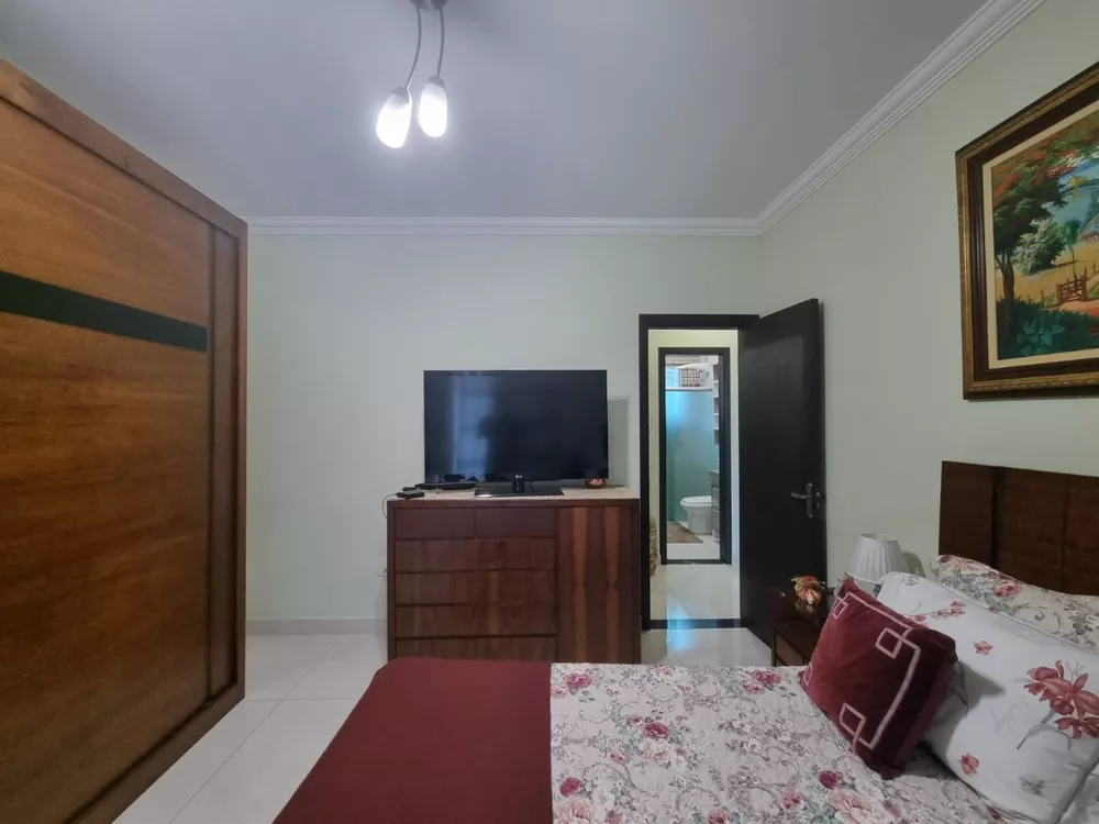 Casa à venda com 3 quartos, 200m² - Foto 7