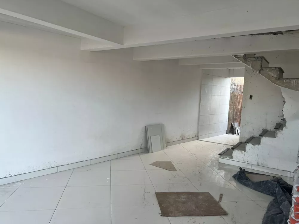 Casa à venda com 2 quartos, 87m² - Foto 1