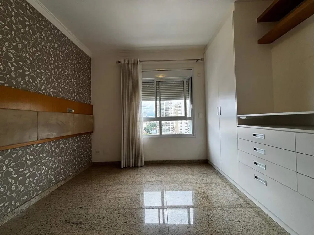 Apartamento, 3 quartos, 223 m² - Foto 2
