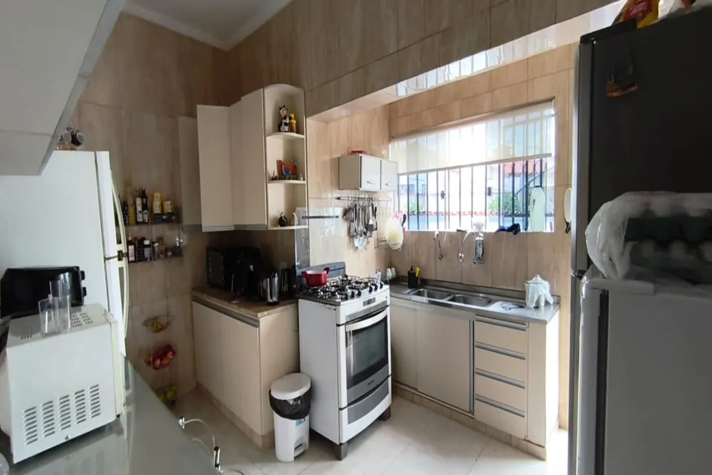 Casa, 3 quartos, 217 m² - Foto 2