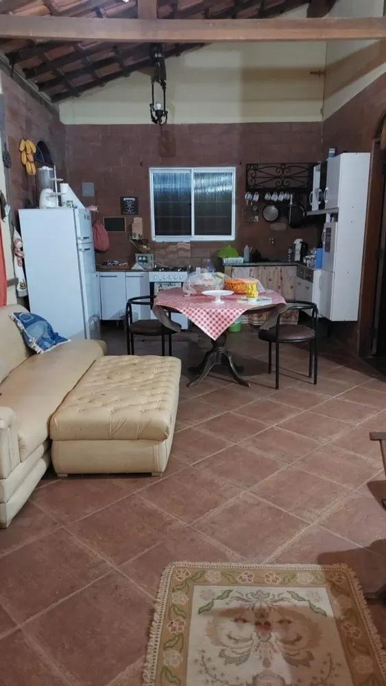 Chácara, 4 quartos, 3500 m² - Foto 1