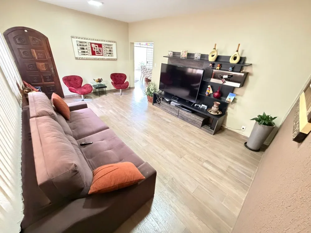 Casa, 7 quartos, 378 m² - Foto 1