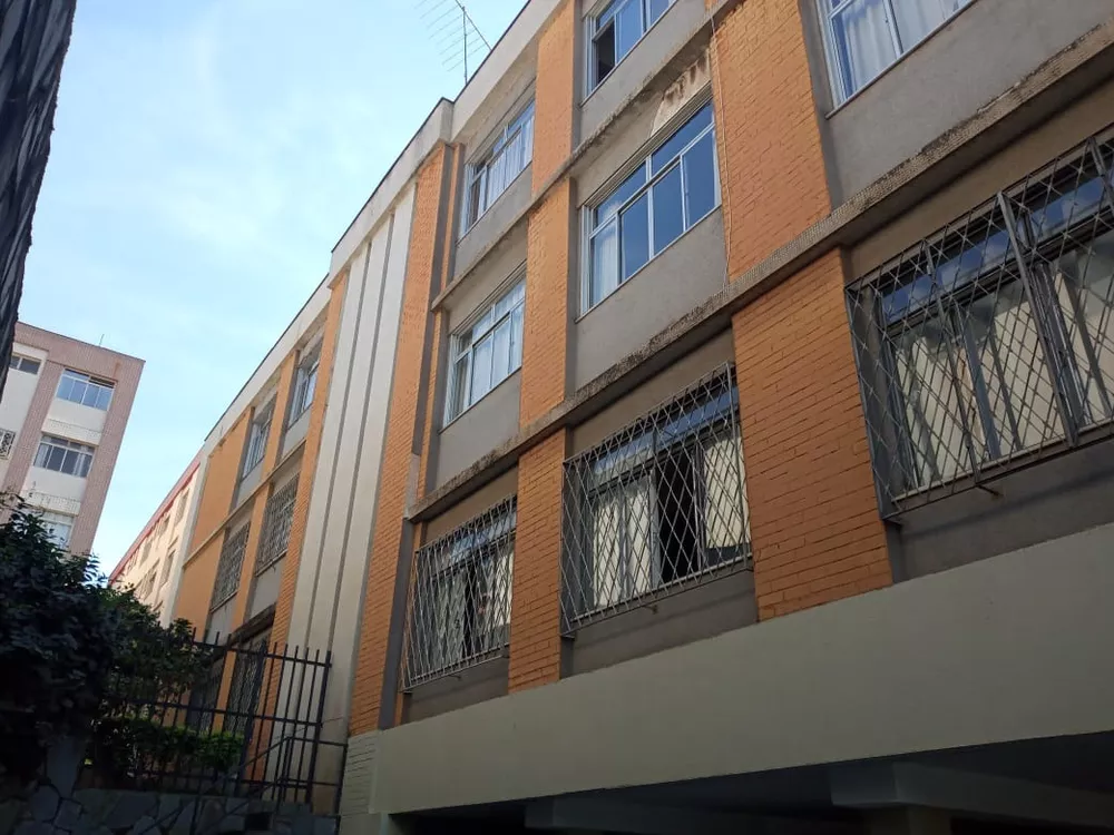 Apartamento à venda com 3 quartos, 115m² - Foto 2