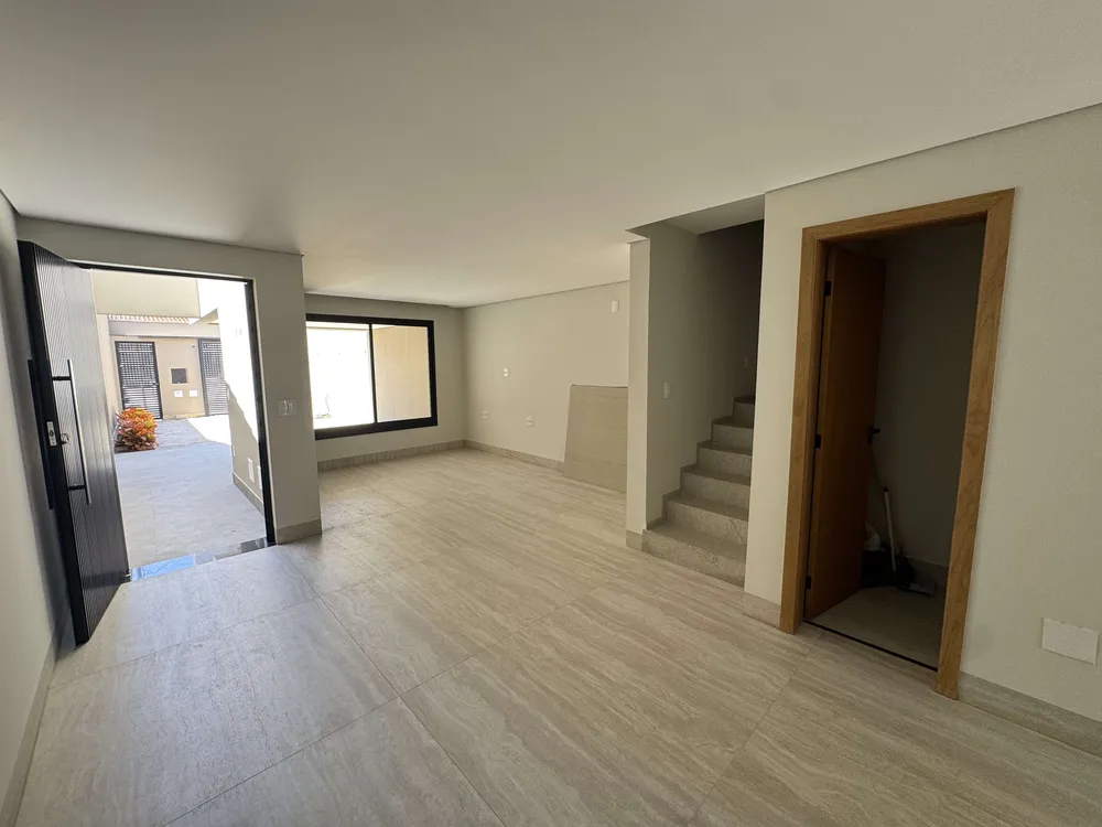 Casa, 3 quartos, 156 m² - Foto 1