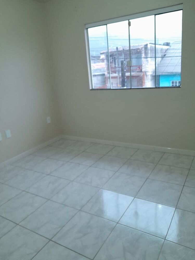 Casa à venda com 2 quartos, 75m² - Foto 3