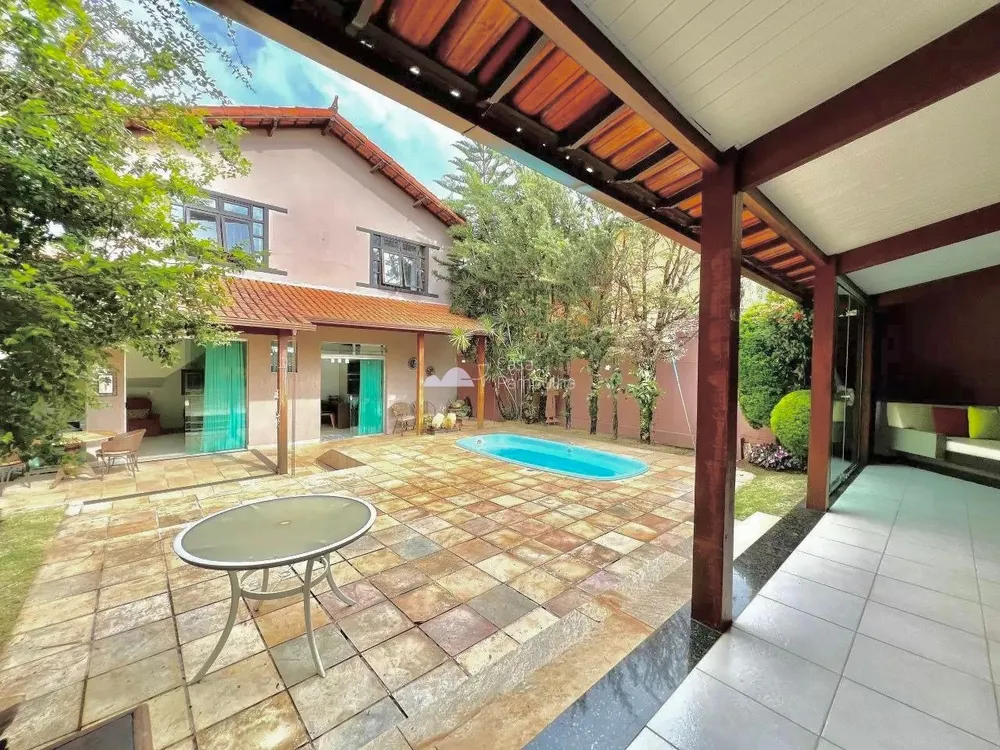 Casa, 5 quartos, 360 m² - Foto 1