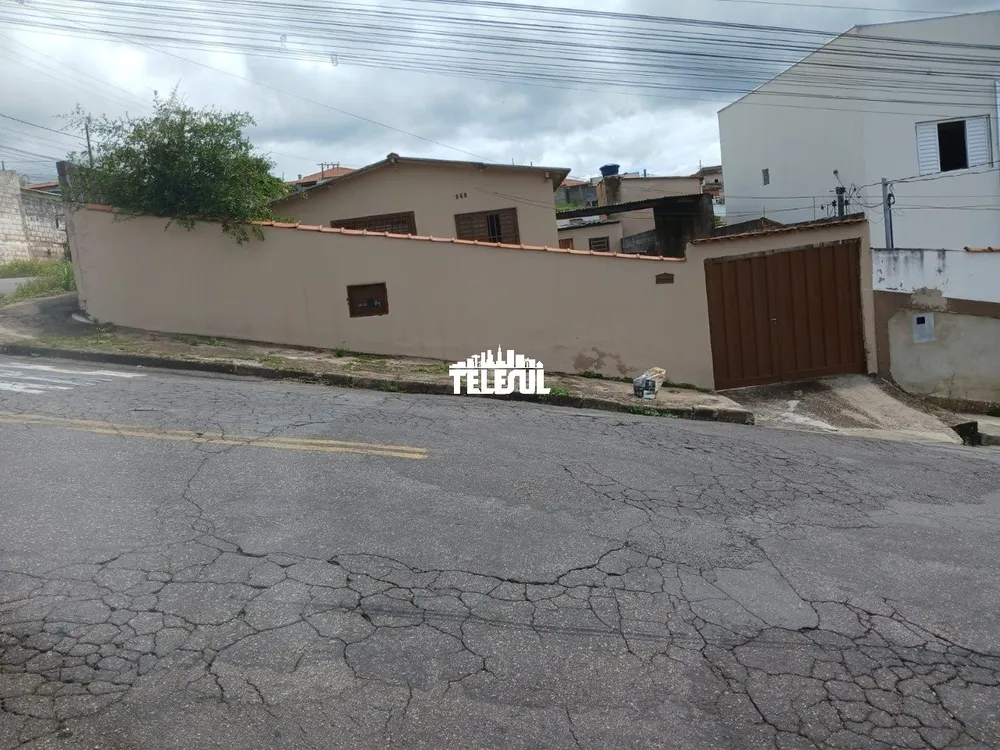 Casa, 3 quartos, 218 m² - Foto 1