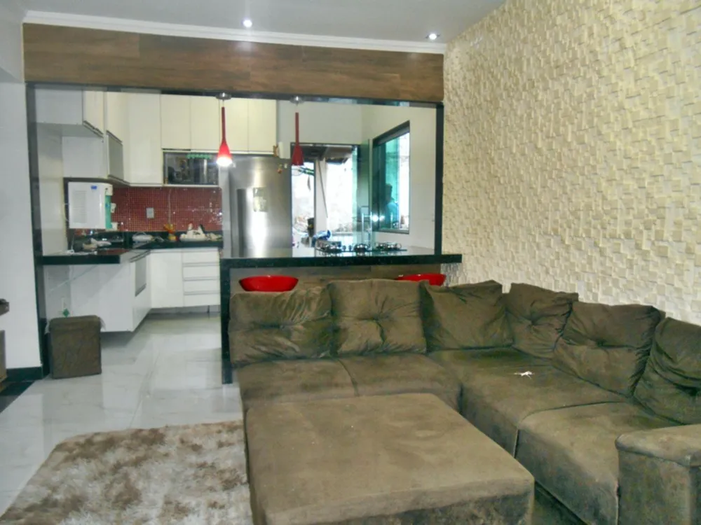 Casa, 3 quartos, 270 m² - Foto 1