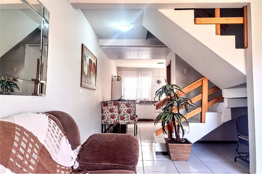 Casa à venda com 2 quartos, 75m² - Foto 3