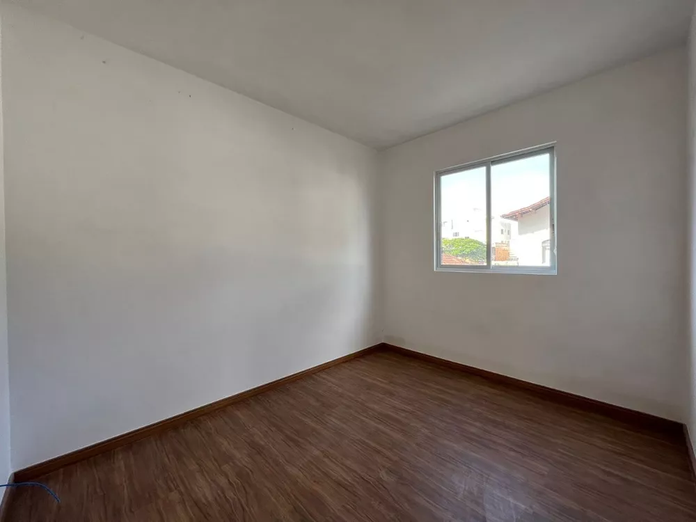 Apartamento à venda com 2 quartos, 60m² - Foto 4