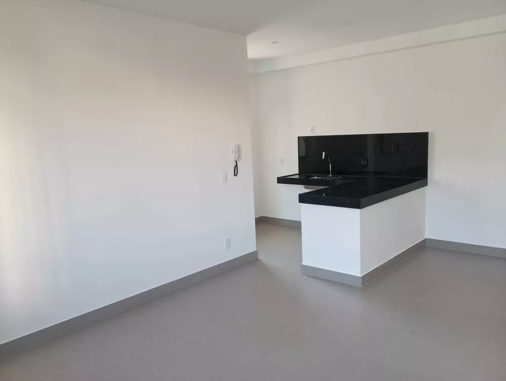 Apartamento à venda com 3 quartos, 80m² - Foto 2