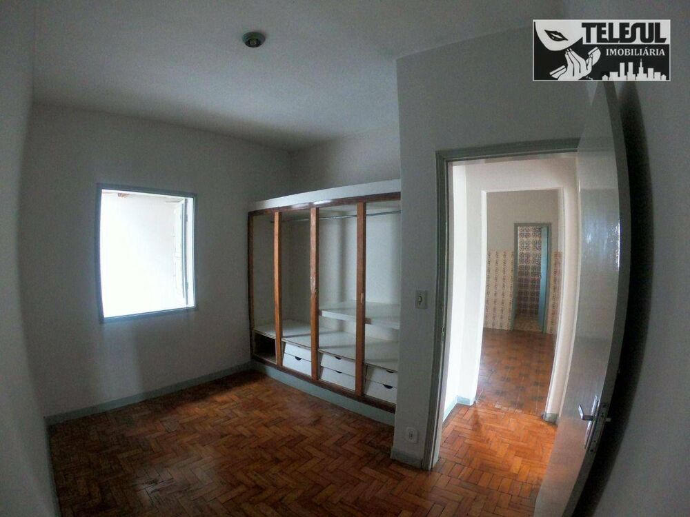 Casa à venda com 3 quartos, 215m² - Foto 2