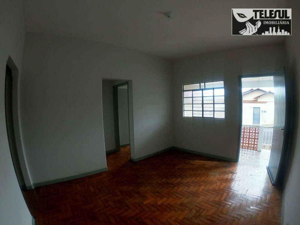 Casa à venda com 3 quartos, 215m² - Foto 5