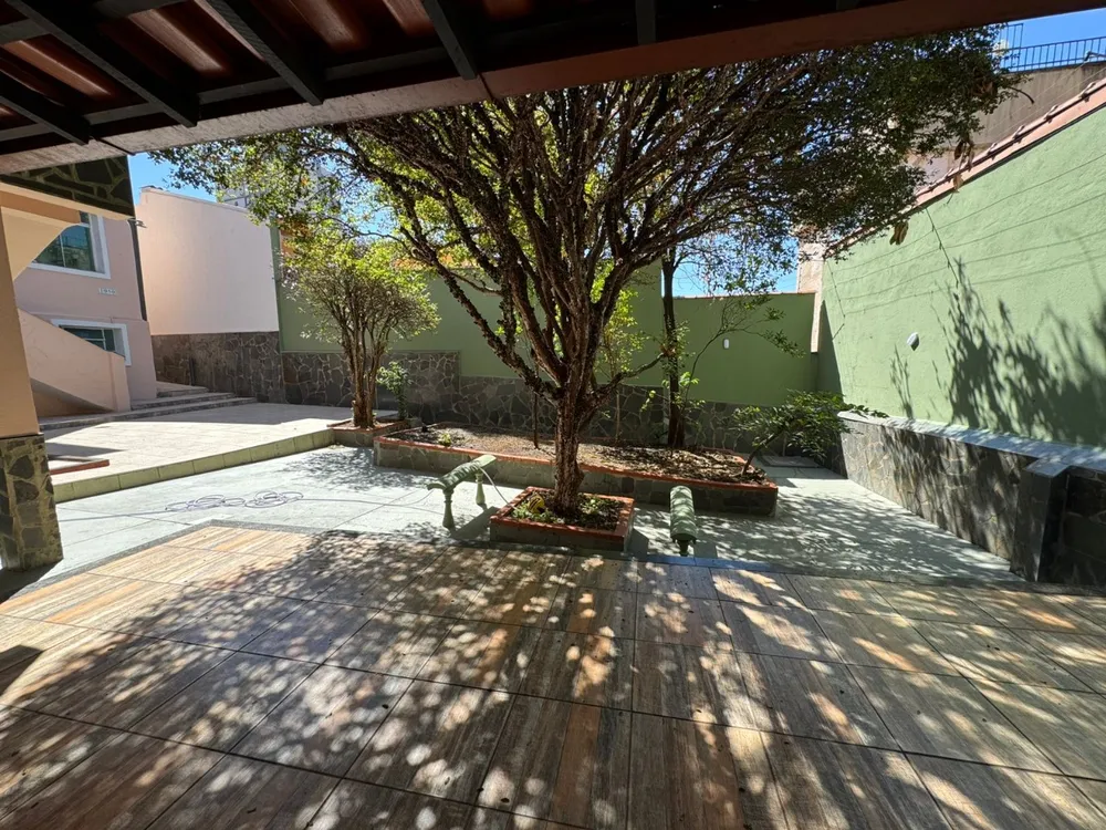 Casa, 4 quartos, 295 m² - Foto 2