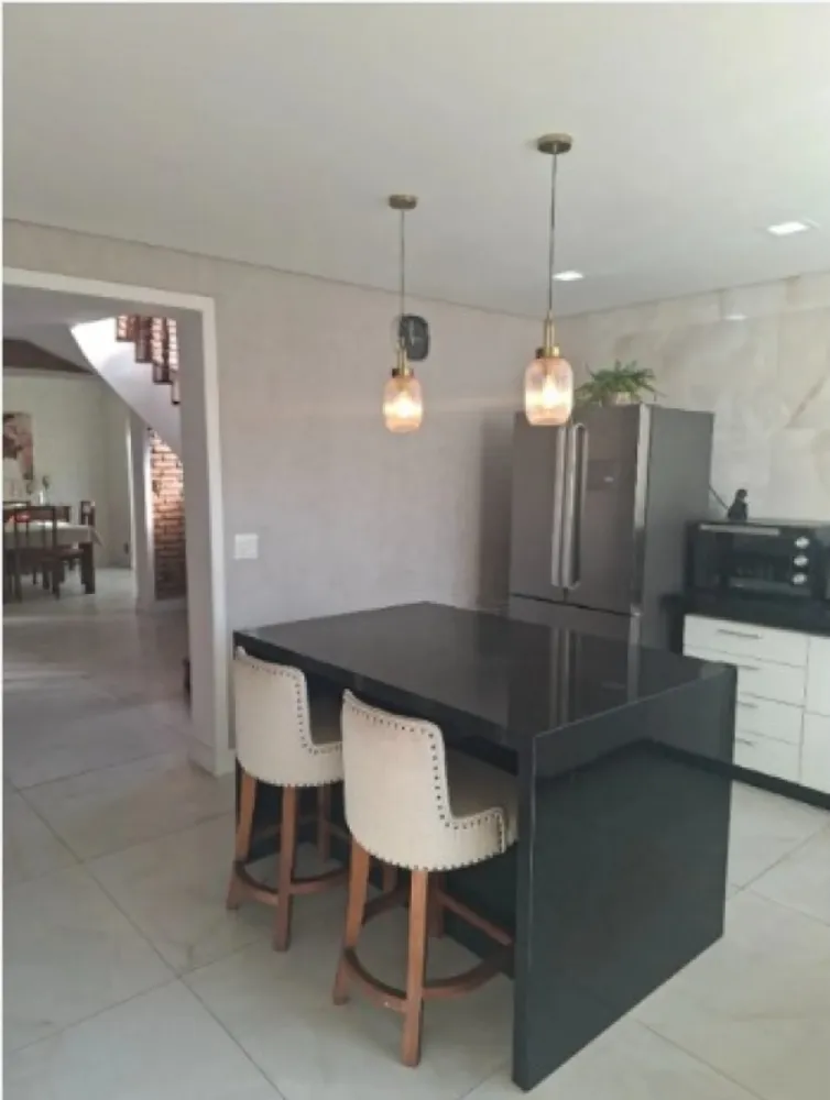 Casa, 4 quartos, 346 m² - Foto 1