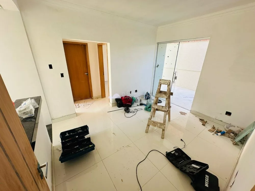 Apartamento à venda com 2 quartos, 70m² - Foto 3