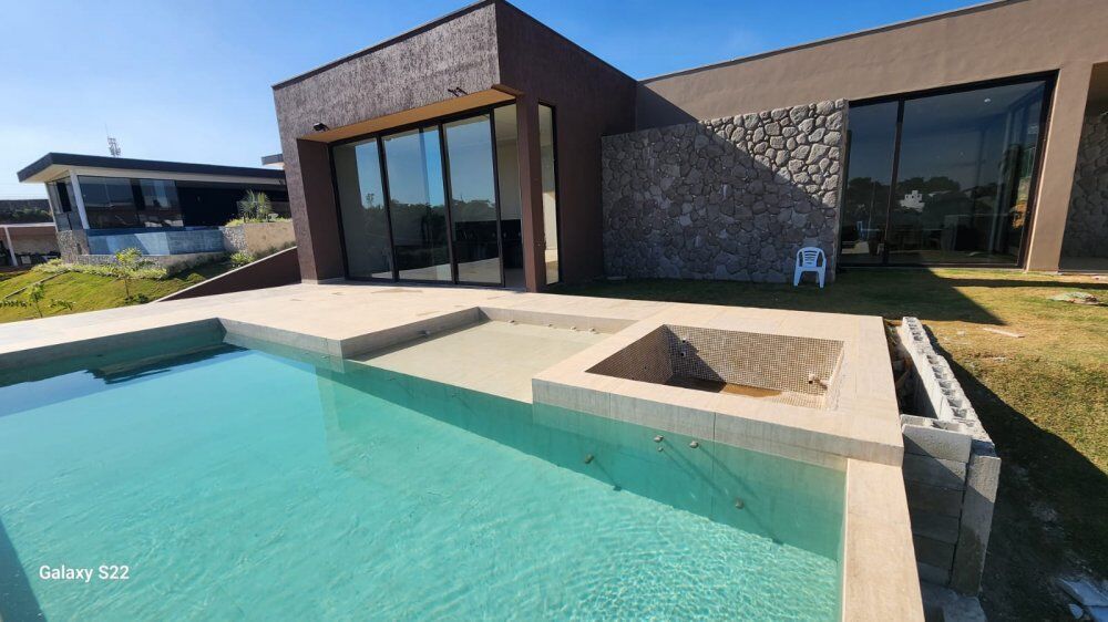 Casa de Condomínio à venda com 4 quartos, 1000m² - Foto 1