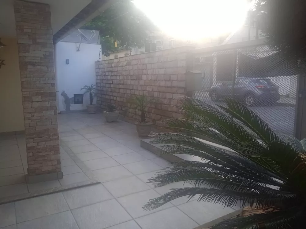 Casa à venda com 4 quartos, 239m² - Foto 4