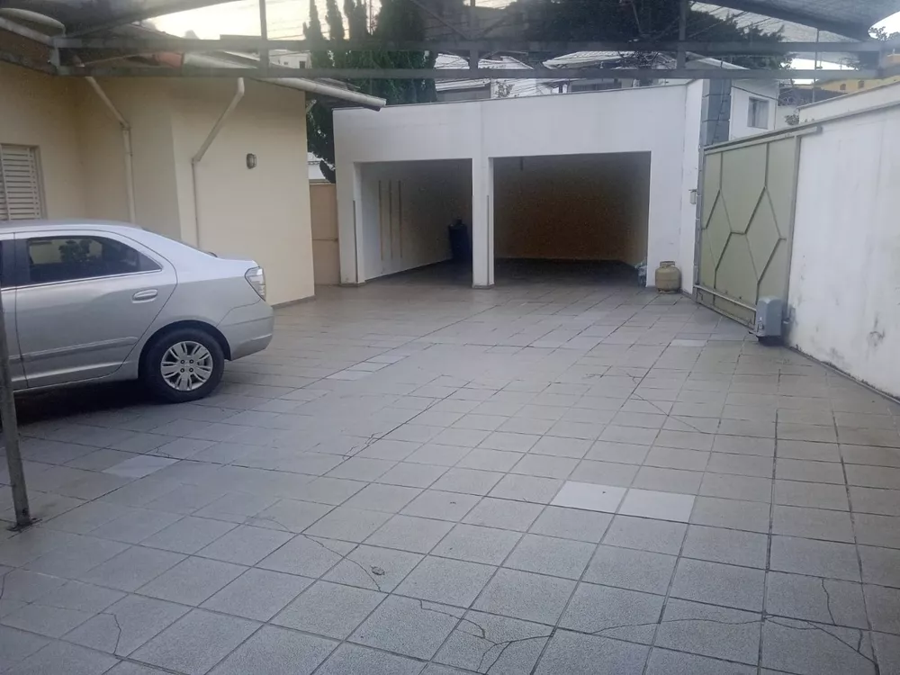 Casa à venda com 4 quartos, 239m² - Foto 8