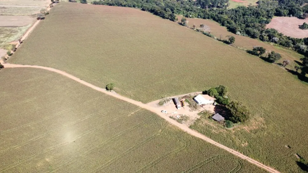 Sítio, 1 quarto, 47000 m² - Foto 1
