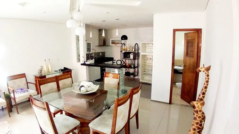 Casa, 4 quartos, 211 m² - Foto 2