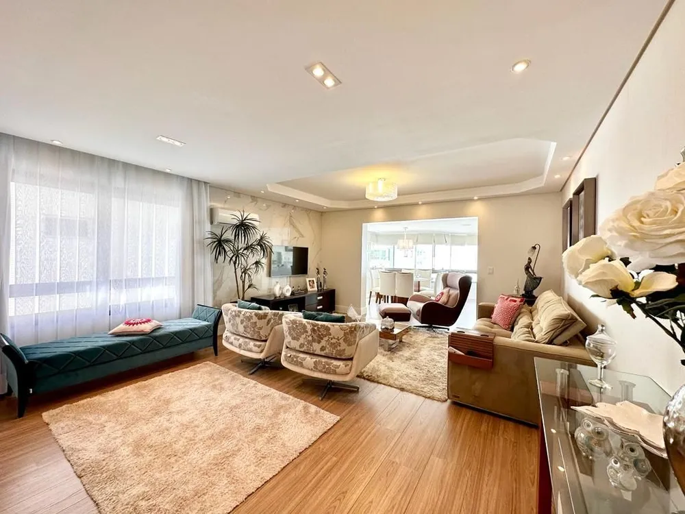 Apartamento, 3 quartos, 178 m² - Foto 1