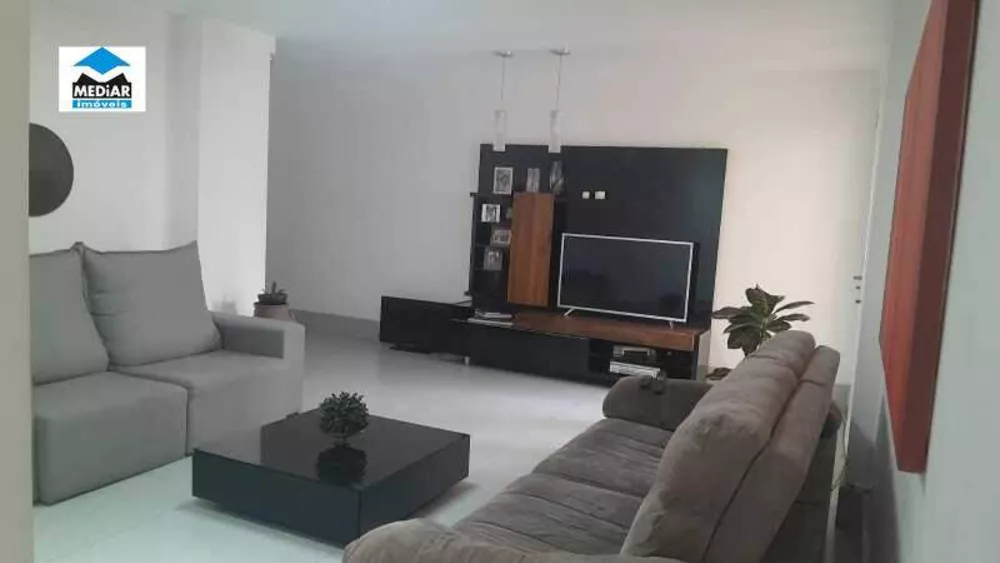 Apartamento à venda com 3 quartos, 158m² - Foto 2