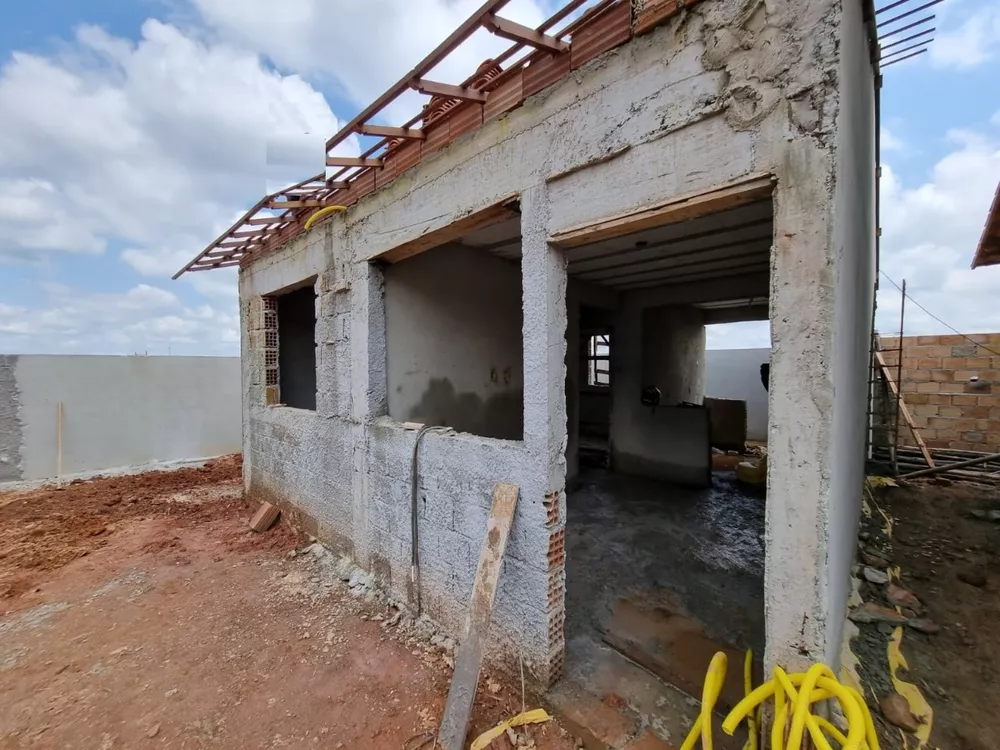 Casa à venda com 2 quartos, 50m² - Foto 1