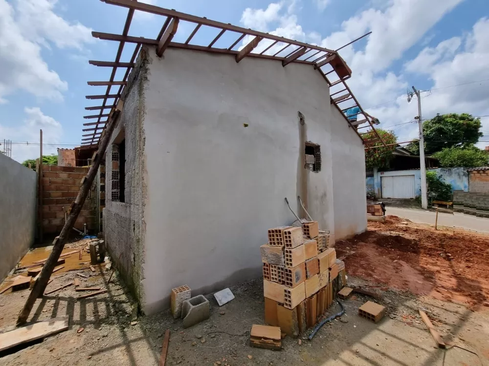 Casa à venda com 2 quartos, 50m² - Foto 2