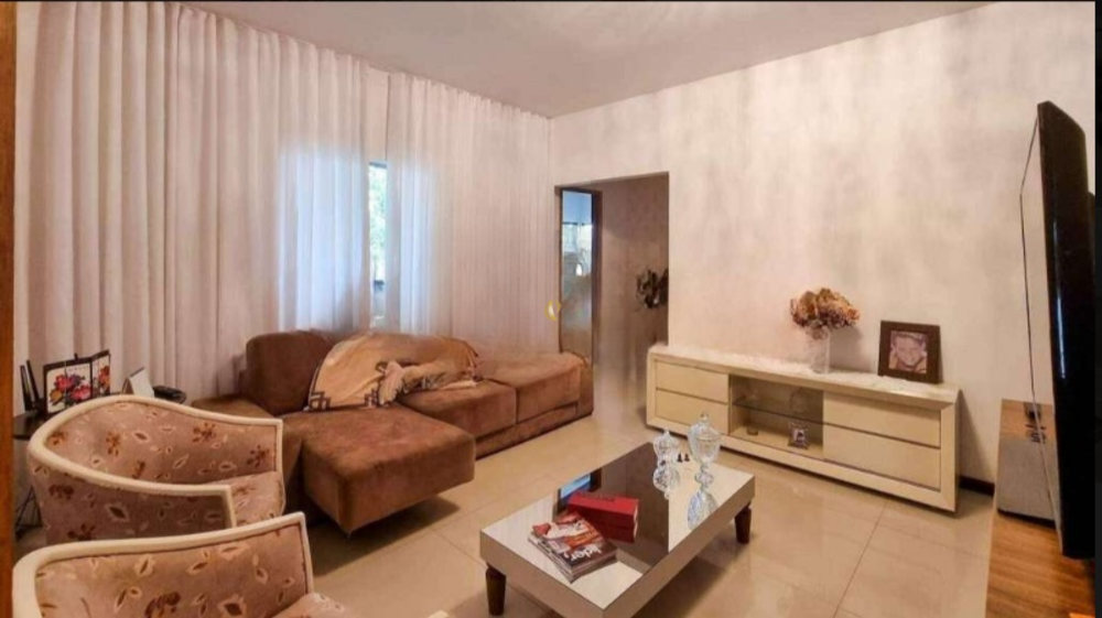 Casa à venda com 5 quartos, 366m² - Foto 4