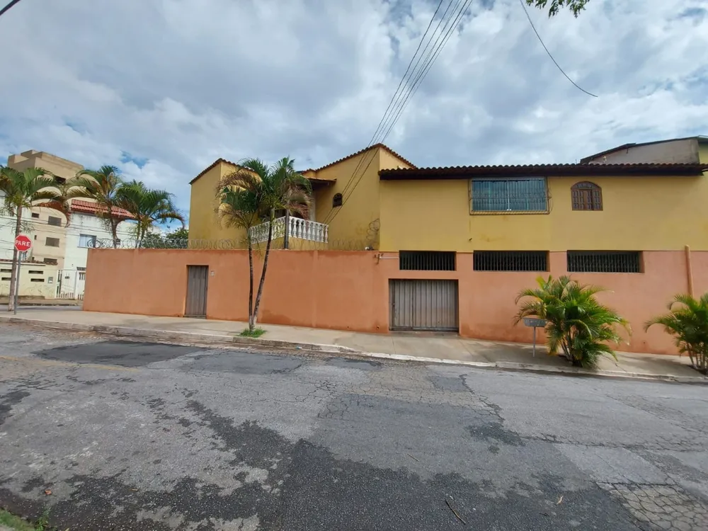Casa, 5 quartos, 180 m² - Foto 1