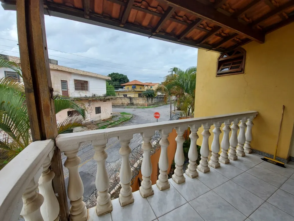 Casa, 5 quartos, 180 m² - Foto 2