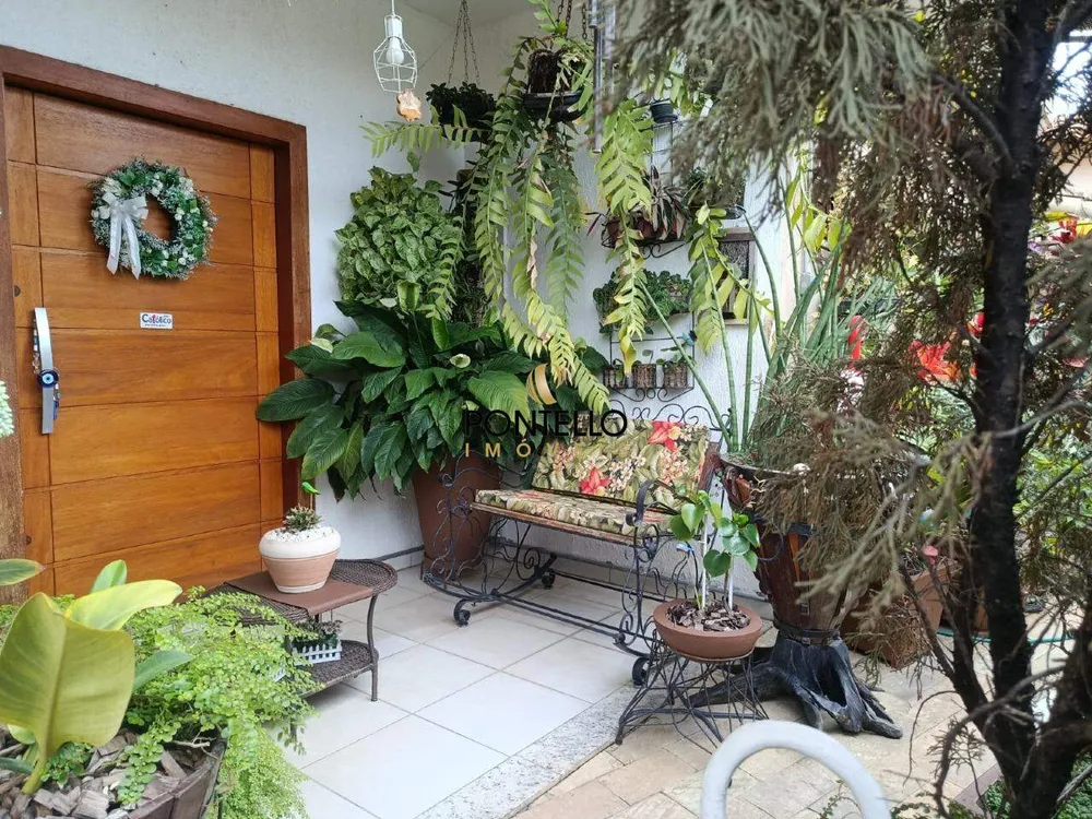 Casa, 5 quartos, 202 m² - Foto 1