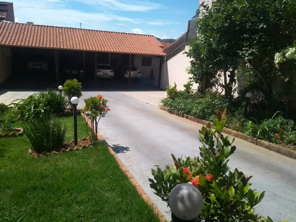 Casa, 4 quartos, 389 m² - Foto 1