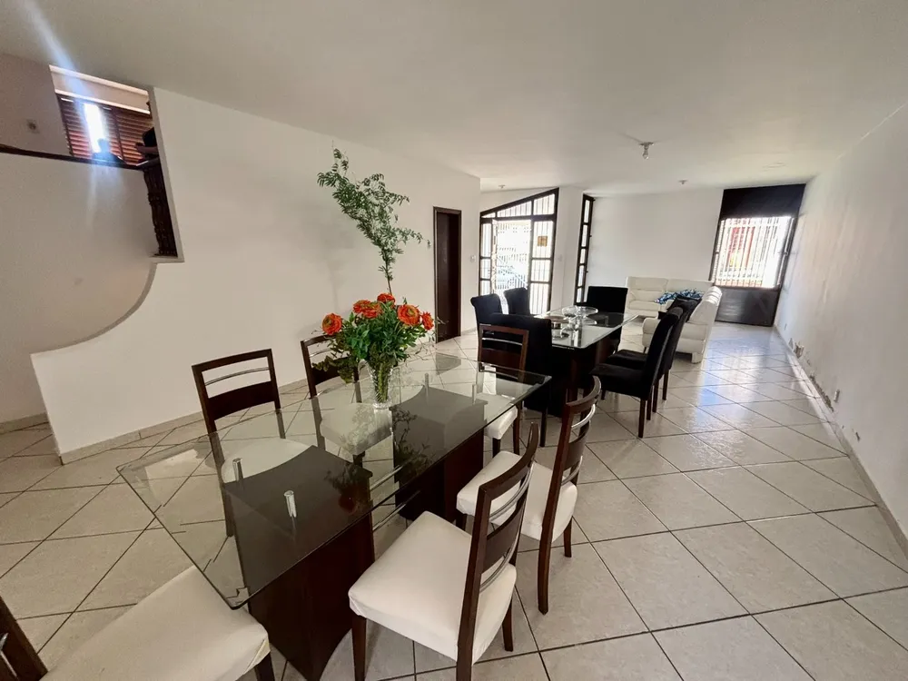Casa, 4 quartos, 325 m² - Foto 1