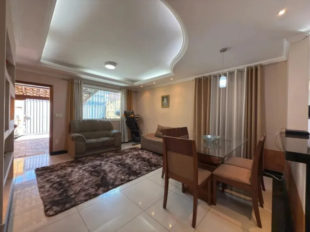 Casa, 4 quartos, 180 m² - Foto 2