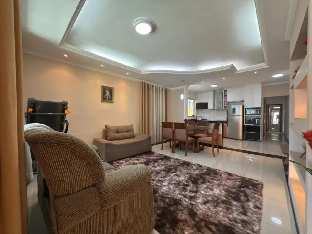 Casa, 4 quartos, 180 m² - Foto 1