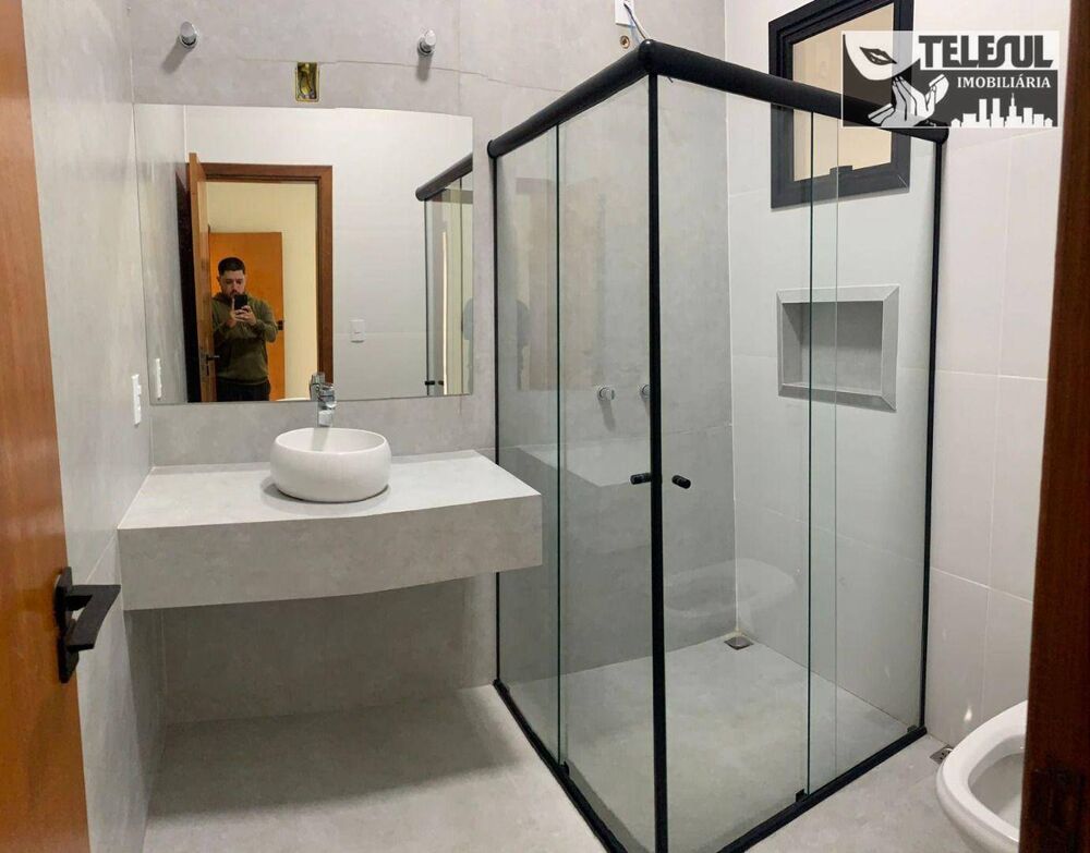 Casa à venda com 3 quartos, 363m² - Foto 2