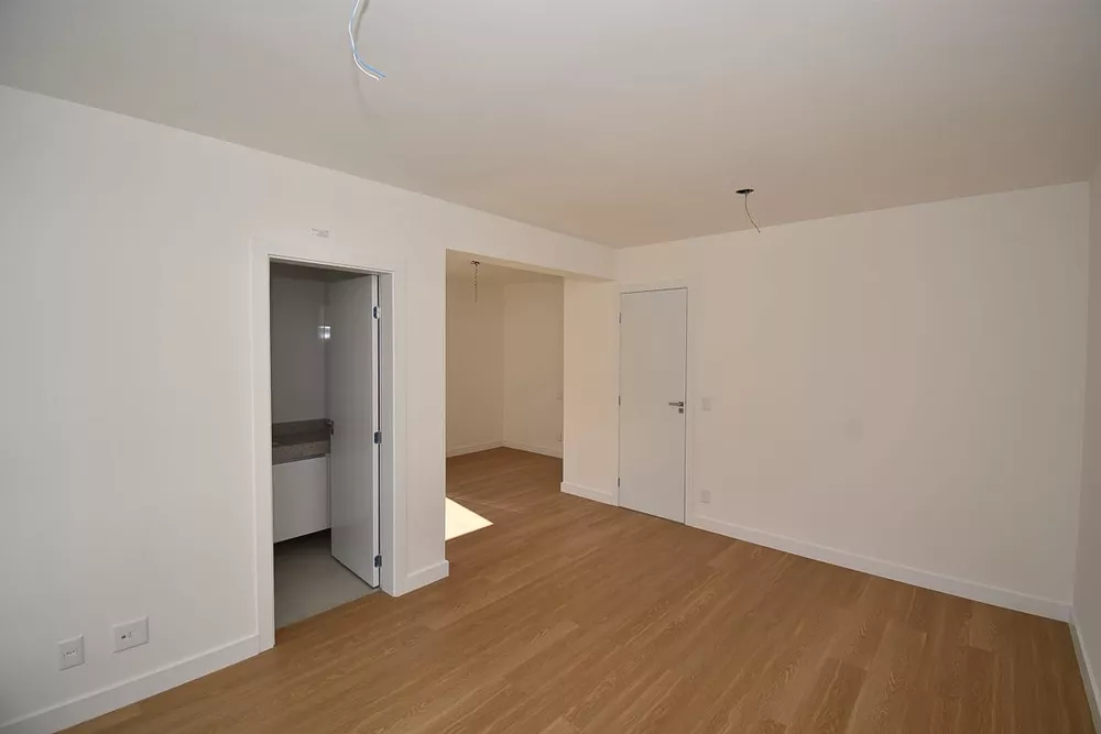 Apartamento à venda com 1 quarto, 40m² - Foto 2