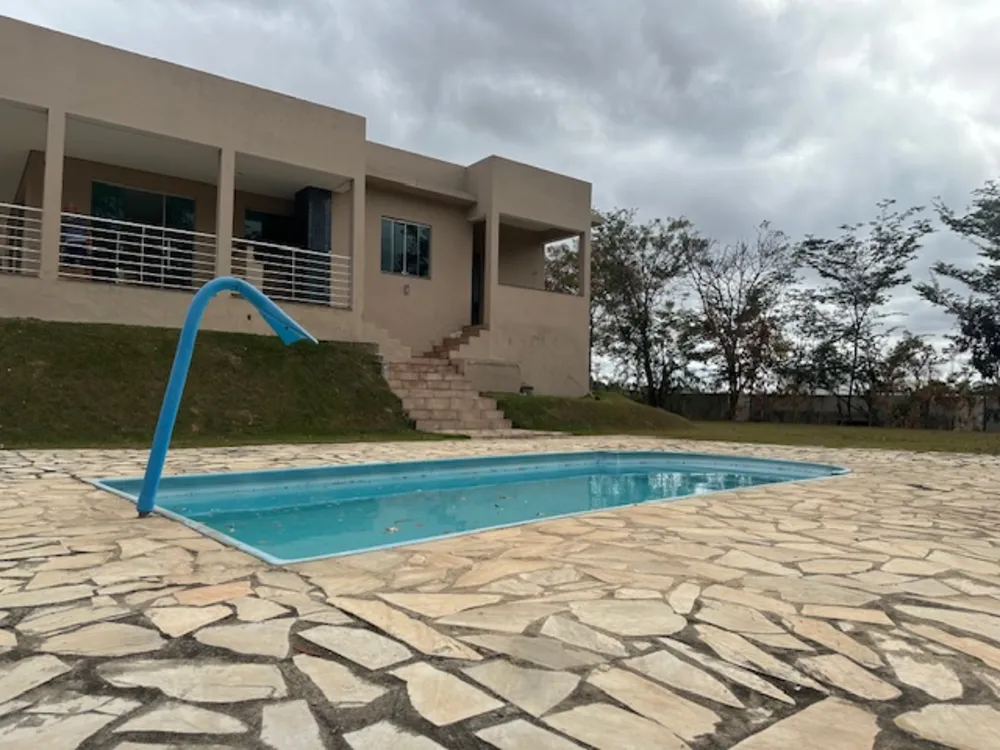 Chácara, 3 quartos, 1104 m² - Foto 1